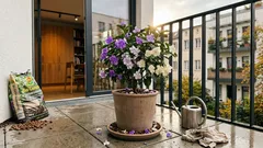Duft und Farbwechsel im Kübel: So gelingt dir Brunfelsia australis auf Balkon und Terrasse