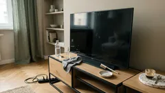 In 5 Minuten wieder klares Bild: So reinigst du deinen TV-Bildschirm ganz schonend