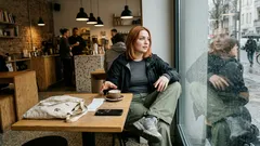 Spiegeln verstehen: Woran Sie echte Nähe erkennen – und wann es nur Methode ist