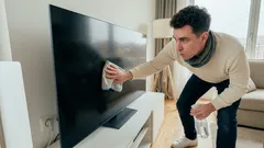 TV-Bildschirm in 5 Minuten wieder klar: die sanfte Methode, die die Beschichtung schont